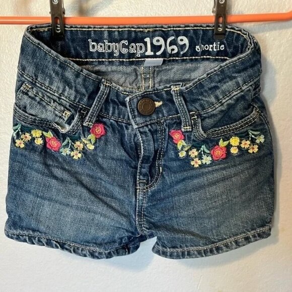 Baby Gap 1969 Shortie Collection Floral Embroidered Jean Shorts - Picture 1 of 2